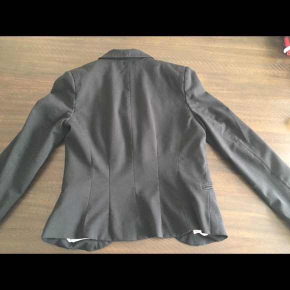 H&M Black Blazer - Picture 2 of 5